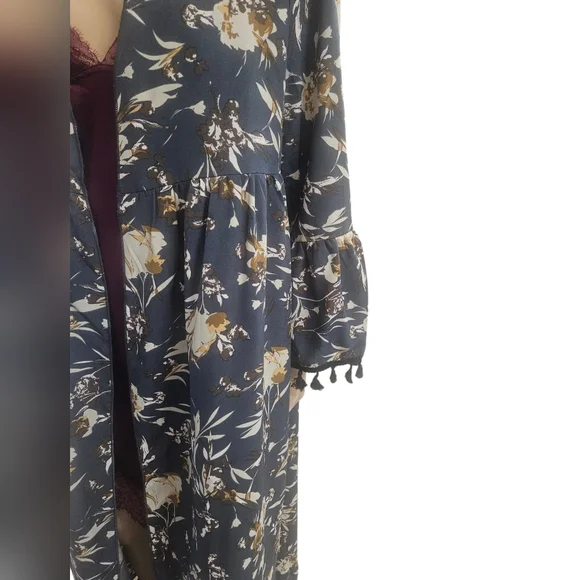 PomPom Robe - Picture 2 of 4